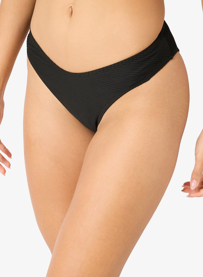 جينجر مجموعة بيكيني من 3 قطع برقبة هالتر مع تنورة تغطية بكشكشة - Image 5